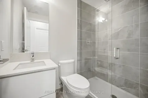 30 Elm Drive W Mississauga ON L5B 0N6