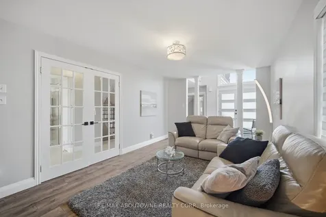 44 Banington Crescent Brampton ON L7A 1G4