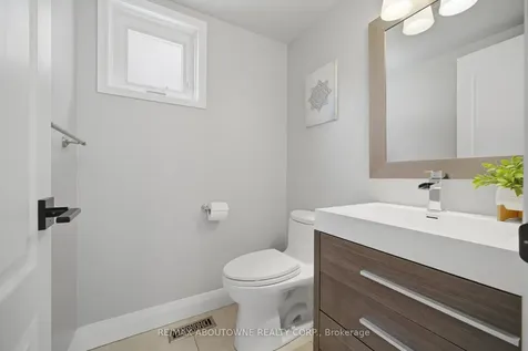 44 Banington Crescent Brampton ON L7A 1G4