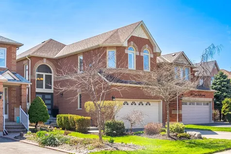 44 Banington Crescent Brampton ON L7A 1G4