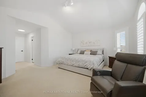 44 Banington Crescent Brampton ON L7A 1G4