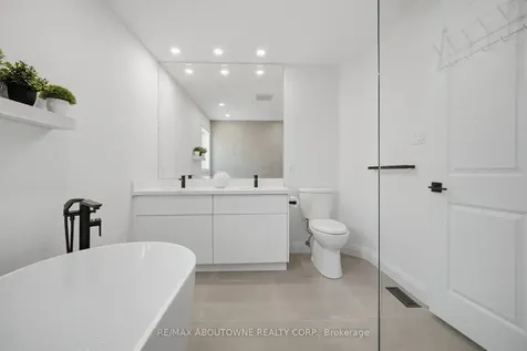 44 Banington Crescent Brampton ON L7A 1G4