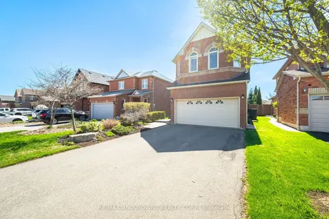44 Banington Crescent Brampton ON L7A 1G4