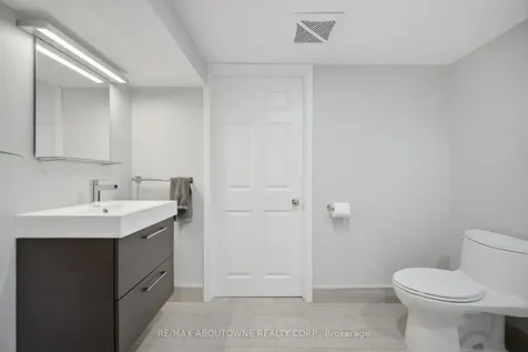 44 Banington Crescent Brampton ON L7A 1G4