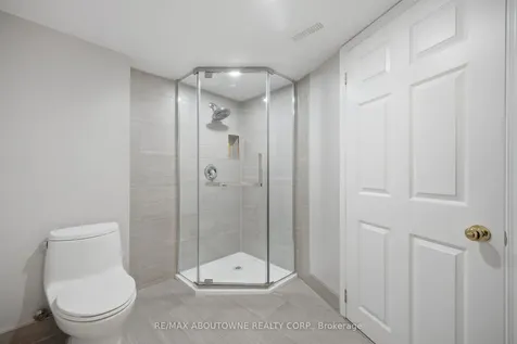 44 Banington Crescent Brampton ON L7A 1G4