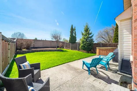 44 Banington Crescent Brampton ON L7A 1G4