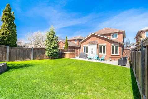 44 Banington Crescent Brampton ON L7A 1G4