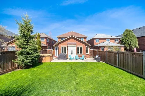 44 Banington Crescent Brampton ON L7A 1G4