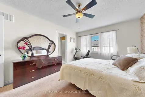 17 Leblanc Crescent Brampton ON L7A 4G6