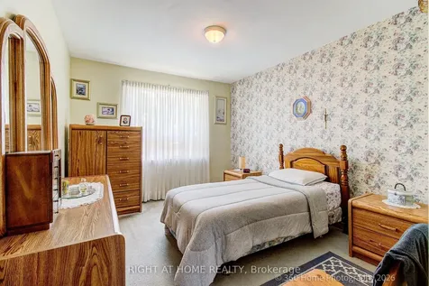 9 Stevenharris Drive Toronto ON M9C 1T9