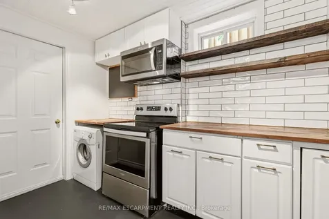 329 Plains Road W Burlington ON L7T 1G1