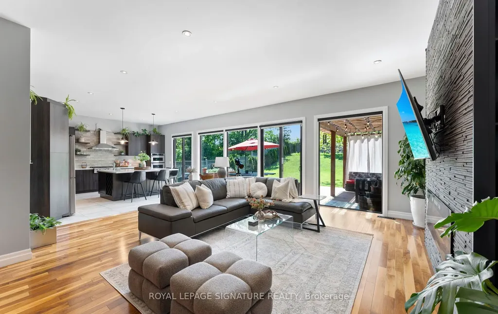 88 Beaver Bend Crescent Toronto ON M9B 5R6