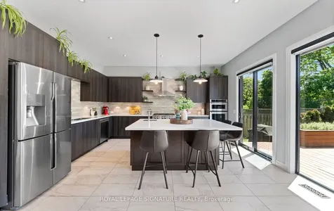 88 Beaver Bend Crescent Toronto ON M9B 5R6