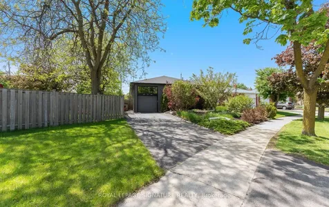 88 Beaver Bend Crescent Toronto ON M9B 5R6