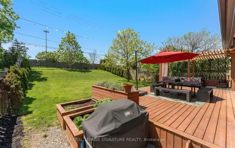 88 Beaver Bend Crescent Toronto ON M9B 5R6