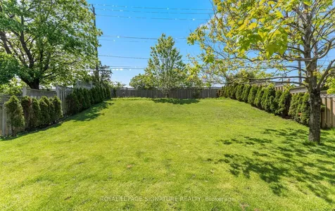 88 Beaver Bend Crescent Toronto ON M9B 5R6