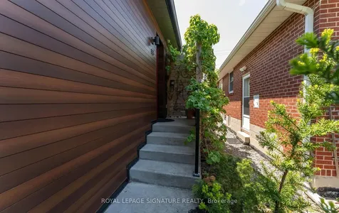 88 Beaver Bend Crescent Toronto ON M9B 5R6
