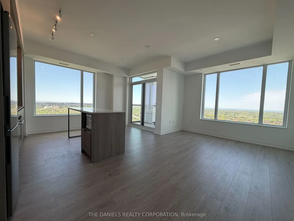2495 Eglinton Avenue W Mississauga ON L5M 2T2