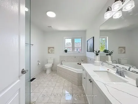351 Giddings Crescent Milton ON L9T 7A4