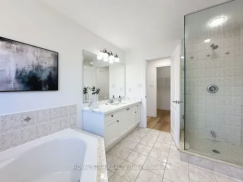 351 Giddings Crescent Milton ON L9T 7A4
