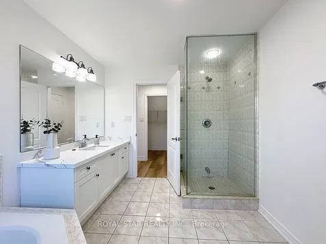 351 Giddings Crescent Milton ON L9T 7A4
