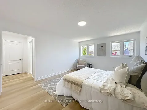 351 Giddings Crescent Milton ON L9T 7A4