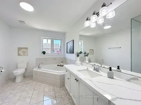 351 Giddings Crescent Milton ON L9T 7A4
