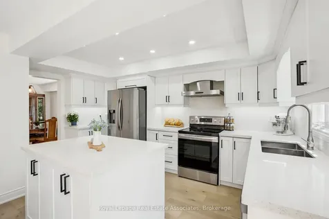 4454 Mayflower Drive Mississauga ON L5R 1S6