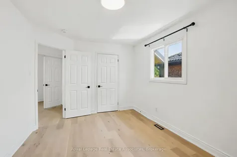 4454 Mayflower Drive Mississauga ON L5R 1S6
