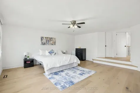 4454 Mayflower Drive Mississauga ON L5R 1S6