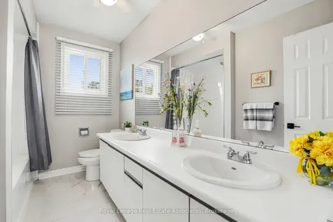 4454 Mayflower Drive Mississauga ON L5R 1S6
