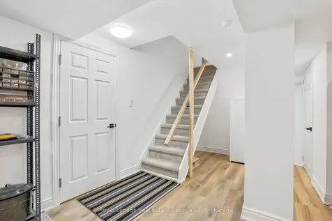 4454 Mayflower Drive Mississauga ON L5R 1S6