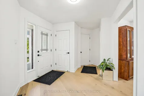 4454 Mayflower Drive Mississauga ON L5R 1S6