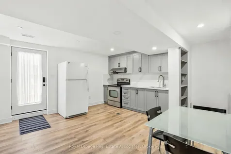 4454 Mayflower Drive Mississauga ON L5R 1S6