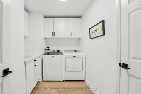 4454 Mayflower Drive Mississauga ON L5R 1S6