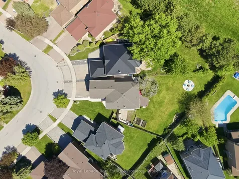 4454 Mayflower Drive Mississauga ON L5R 1S6