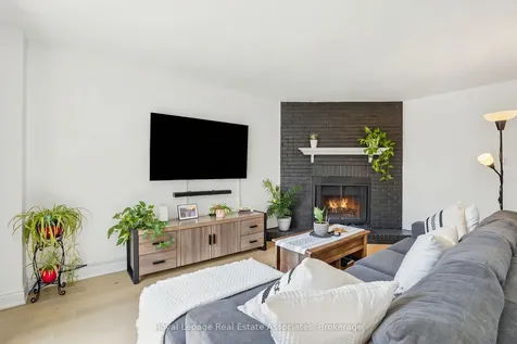 4454 Mayflower Drive Mississauga ON L5R 1S6