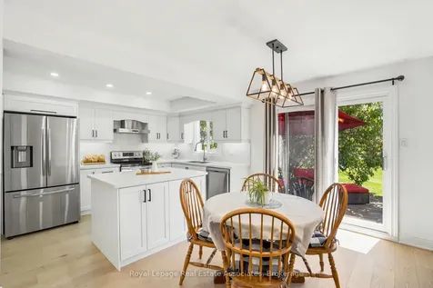4454 Mayflower Drive Mississauga ON L5R 1S6