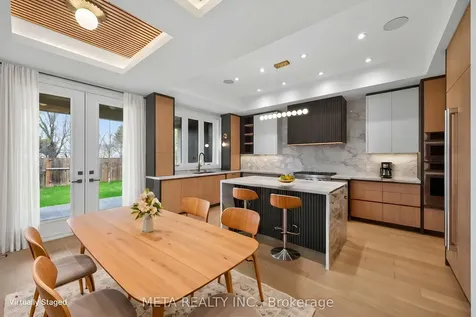1035 Pinegrove Road Oakville ON L6L 2W3