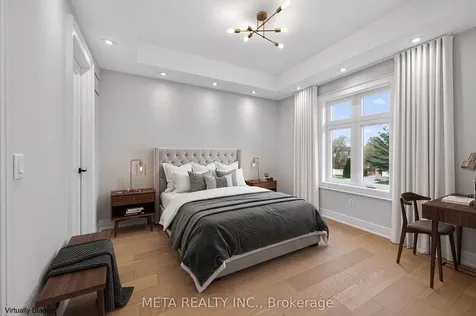 1035 Pinegrove Road Oakville ON L6L 2W3
