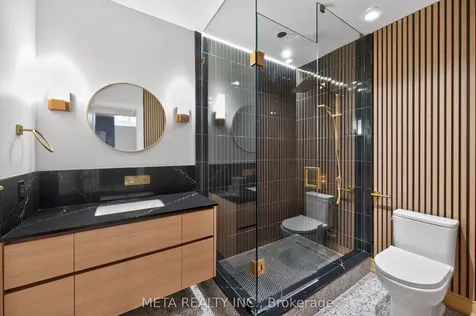 1035 Pinegrove Road Oakville ON L6L 2W3