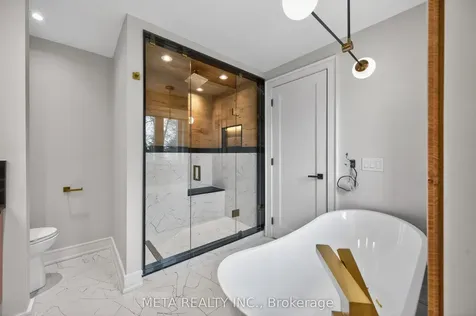 1035 Pinegrove Road Oakville ON L6L 2W3