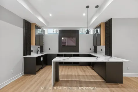 1035 Pinegrove Road Oakville ON L6L 2W3