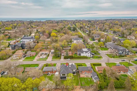 1035 Pinegrove Road Oakville ON L6L 2W3