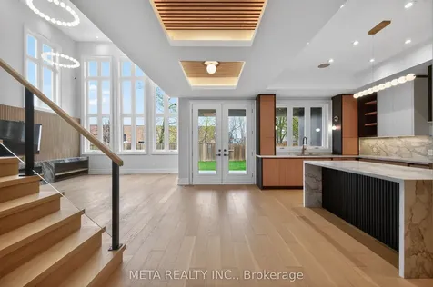1035 Pinegrove Road Oakville ON L6L 2W3