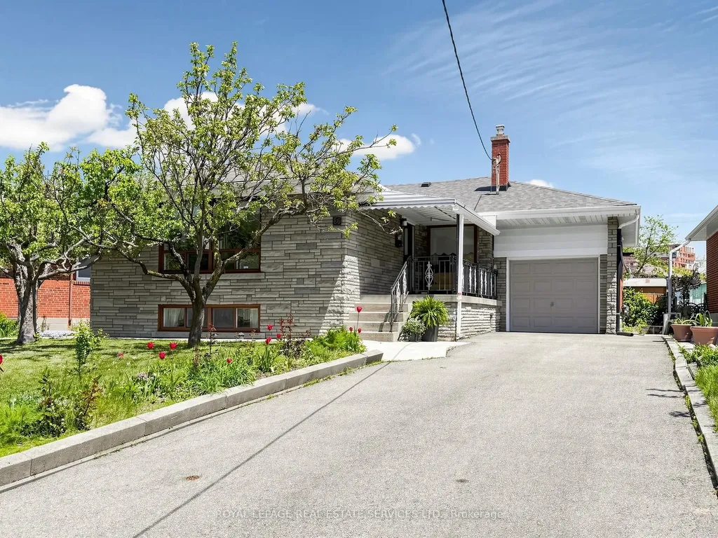 86 Whitburn Crescent Toronto ON M3M 2S4