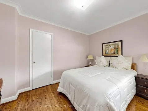86 Whitburn Crescent Toronto ON M3M 2S4