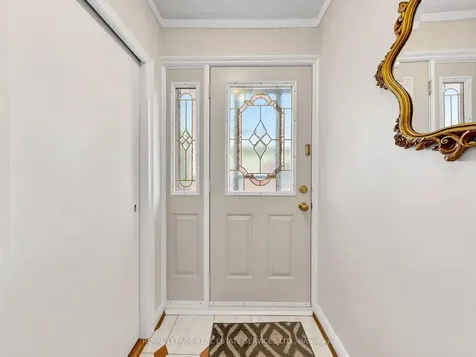 86 Whitburn Crescent Toronto ON M3M 2S4