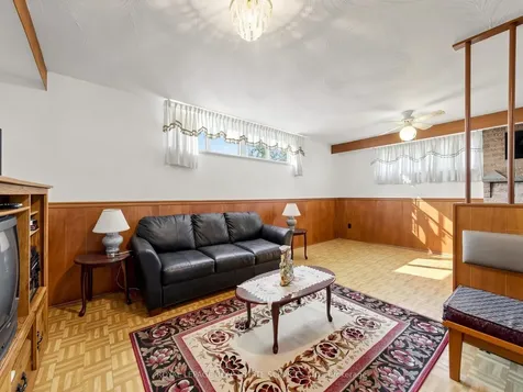 86 Whitburn Crescent Toronto ON M3M 2S4