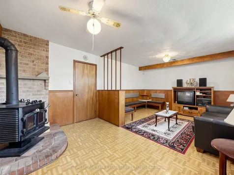 86 Whitburn Crescent Toronto ON M3M 2S4